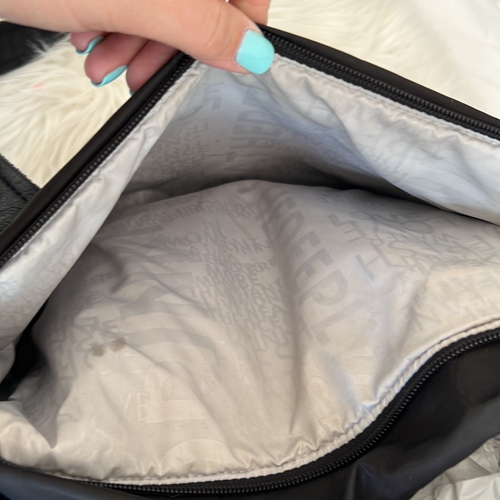 Lululemon workout bag!! - Picture 5 of 16